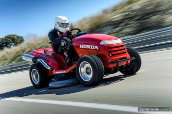 Сенокосилка Honda развила скорость 187,6 км/ч Сенокосилка Honda развила скорость 187,6 км/ч