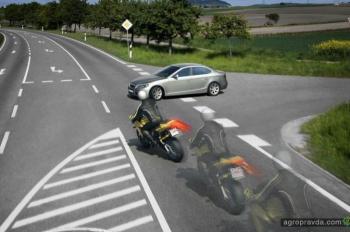 Honda оснастит мотоциклы системой автоматического торможения Honda оснастит мотоциклы системой автоматического торможения