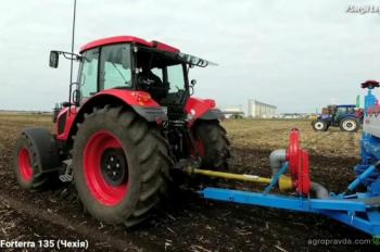 Что может чешский трактор Zetor на посеве украинской кукурузы. Видео Что может чешский трактор Zetor на посеве украинской кукурузы. Видео