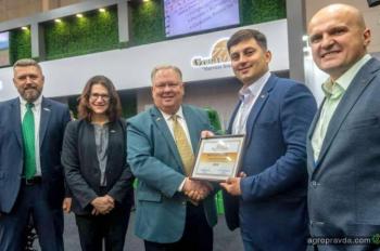 Новый дилер Great Plains получил сертификат Новый дилер Great Plains получил сертификат