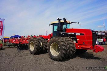 Трактор Versatile 2375 представили на Международном дне поля Трактор Versatile 2375 представили на Международном дне поля