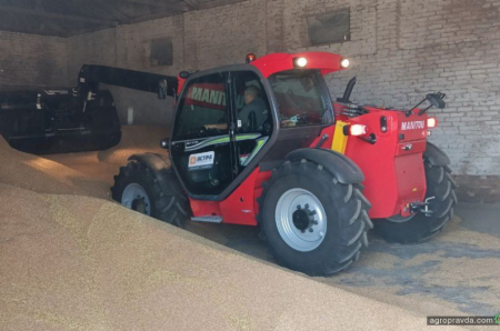 У Житомирщині демонстрували на що здатен навантажувач Manitou MLT-X 735