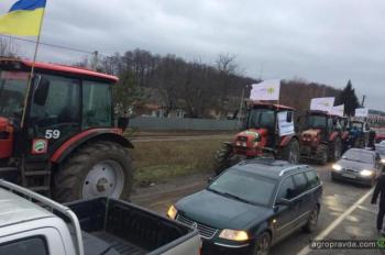 Аграрии заблокировали автомагистрали. Фото