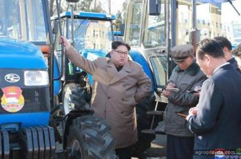 Парад тракторов в Северной Корее. Уникальные фото