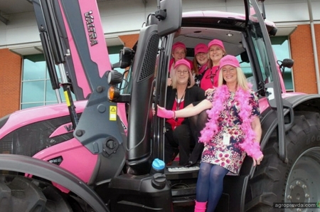 Как розовый трактор Valtra помогает миллионам женщин