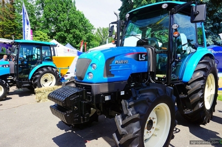 LS Tractor представил на «АГРО-2019» весь модельный ряд тракторов