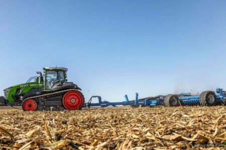 Яким буде нове покоління гусеничного трактора Fendt 1100 Vario MT
