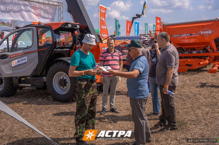 АСТРА представила масштабну експозицію на Дні поля УКАБ Агротехнології