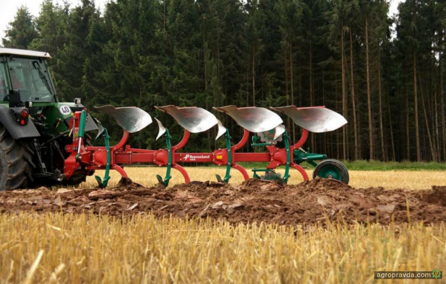 Оборотні плуги Kverneland: сила, точність та довговічність у кожній борозні