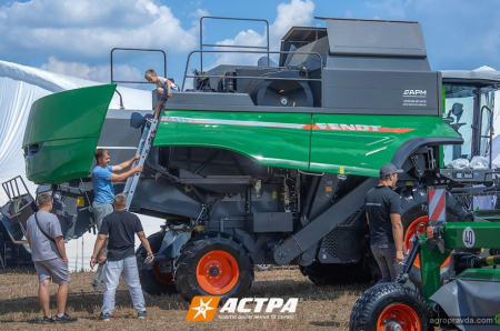 АСТРА представила масштабну експозицію на Дні поля УКАБ Агротехнології
