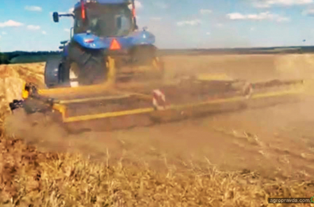 Як працює Claydon Hybrid T4 + Straw Harrow 7,5 на посівній
