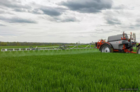 ТЕХНОТОРГ пропонує причіпні обприскувачі KUHN Lexis