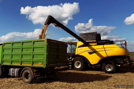 New Holland CR8.90 - серед лідерів на полі