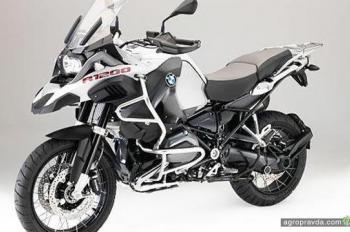 BMW представляет обновленную линейку мотоциклов 2016 года