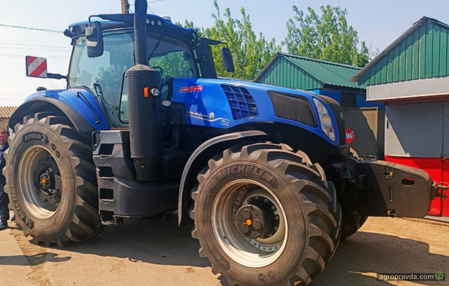 Господарство Харківщини обрало New Holland T8 в парі з бороною LOZOVA MACHINERY Господарство Харківщини обрало New Holland T8 в парі з бороною LOZOVA MACHINERY