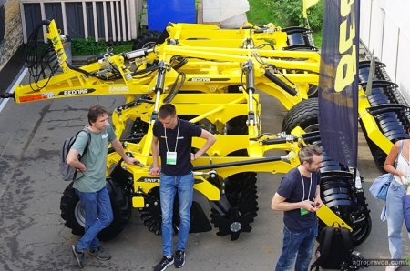 На выставке в Киеве Bednar демонстрирует универсальный дискатор