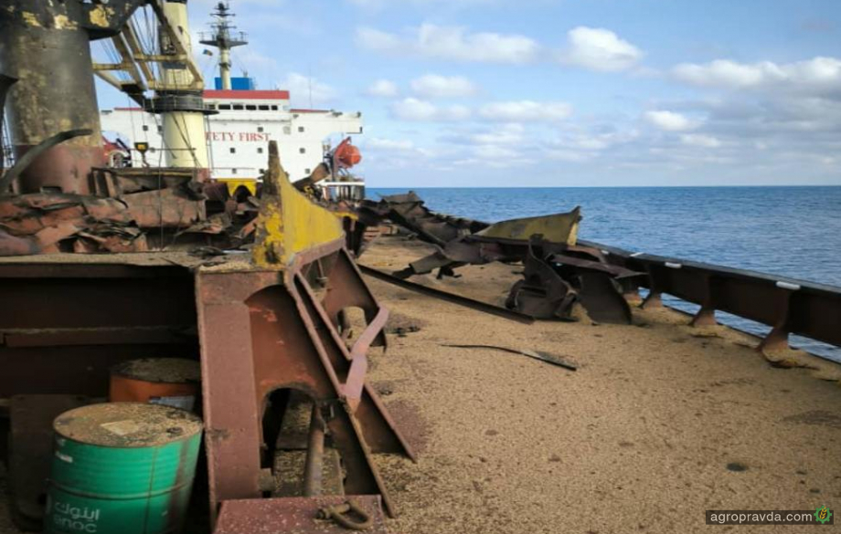 Росія вдарила ракетою по цивільному кораблю у Чорному морі Росія вдарила ракетою по цивільному кораблю у Чорному морі