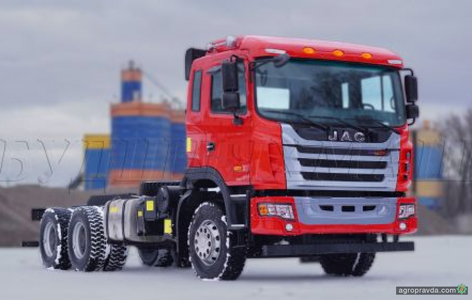 В Україні дебютує нова вантажівка 6х4