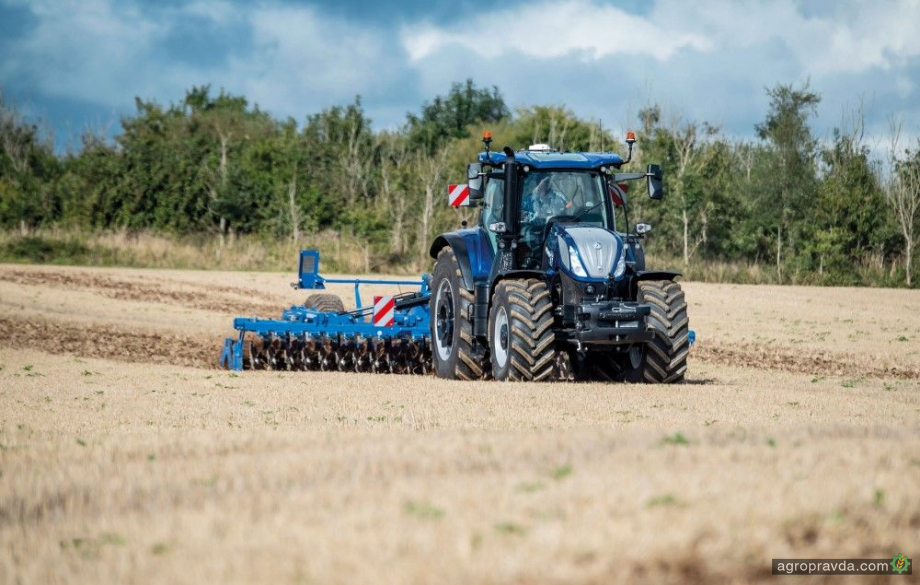 New Holland представив новий трактор T7 з довгою базою і новою трансмісією