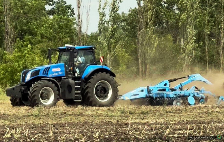 Як працює New Holland T8.440 Genesis під час дискування на Одещині