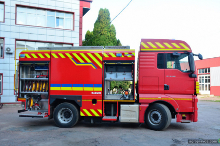 В Україні створили спеціальну пожежну машину для аграріїв