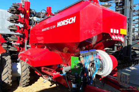 «АБА «Астра» представила аграріям лінійку високопродуктивної техніки HORSCH