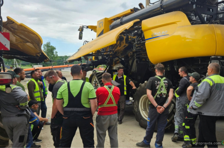 New Holland продовжує готувати техніку до жнив