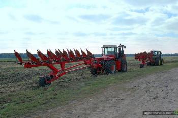 Украинский тест тракторов Versatile 2375 и John Deere 8335