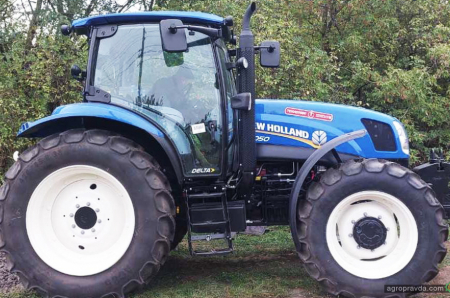 Господарство Харківщини обрало трактор New Holland T6050 Electro Command