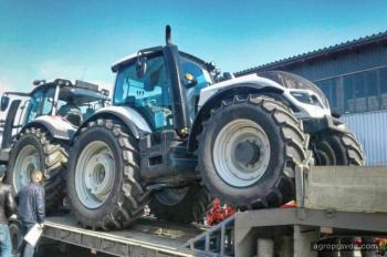 Первые тракторы Valtra отправляются в хозяйства Украины