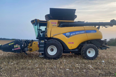 Новенький комбайн New Holland CR8.90 запрацював на Вінниччині