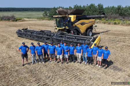 В Україні продовжуються навчання по флагманському комбайну New Holland CR11