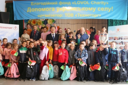 Китайская компания LOVOL провела благотворительную акцию