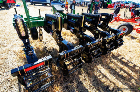Great Plains VT1500 - техніка для ефективного руйнування ущільнених шарів ґрунту