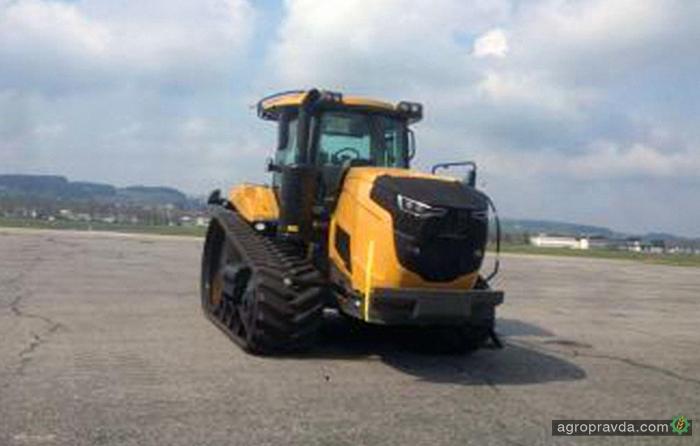 В сети появились шпионские фото нового трактора AGCO