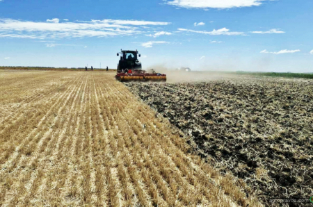 Господарство з Кіровоградщини закупило вже другу одиницю техніки Vaderstad цього року