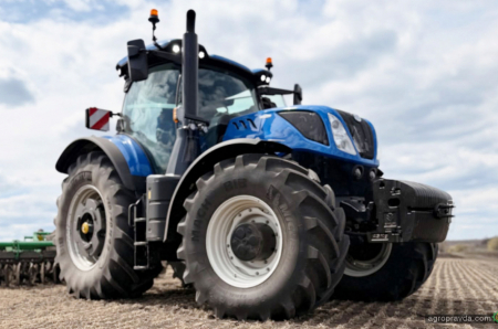 Перший в Україні New Holland T7.300 - вже в полі