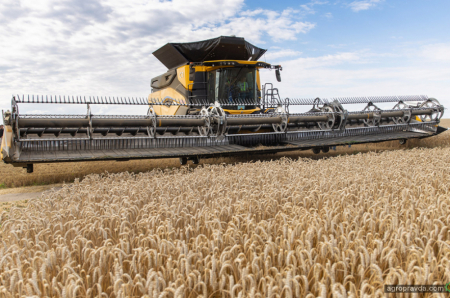 ТЕХНОТОРГ презентував інноваційний комбайн нового покоління New Holland CR11