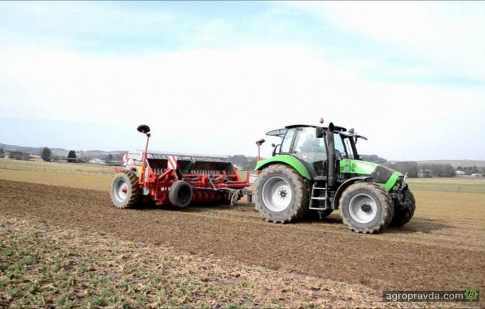 Трактор Deutz-Fahr Agrotron в работе. Видео