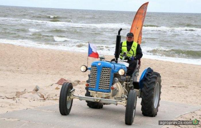 Энтузиаст на тракторе Zetor отправляется в 2000-километровый пробег