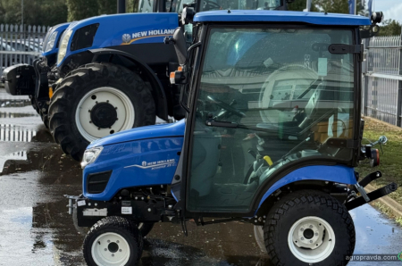 New Holland разом з українськими аграріями відвідали завод в Англії