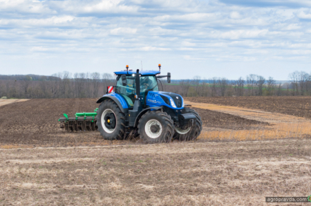 Господарство з Кіровоградщини отримало перший в Україні New Holland T7.300