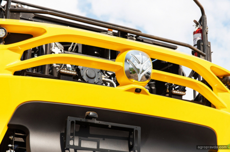 ТЕХНОТОРГ презентував інноваційний комбайн нового покоління New Holland CR11