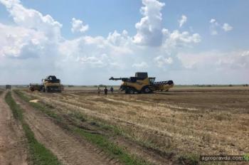 Украинской делегации представили новую технику New Holland для почвообработки 