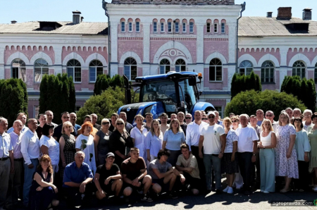 Уманський університет отримав трактор New Holland T7.260 CVT