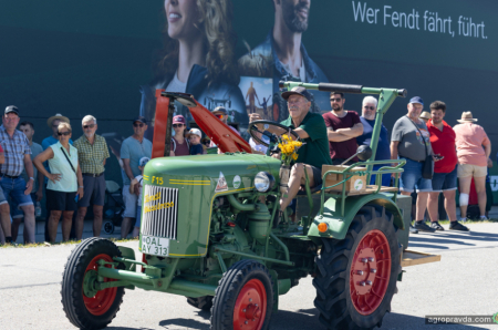 Як пройшла одна з найбільших зустічей 500 історичних тракторів Fendt Dieselross