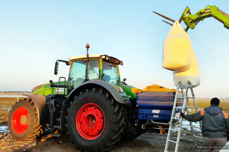 В Україні представили потужний тандем: трактор Fendt + розподільник добрив Bogballe