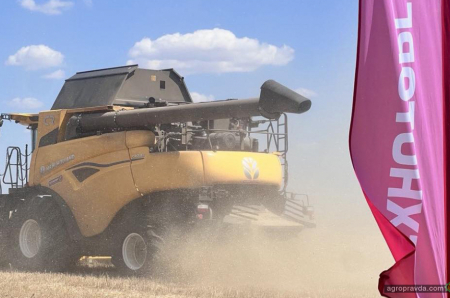 Як комбайн New Holland CR7.90 жнивує на Миколаївщині