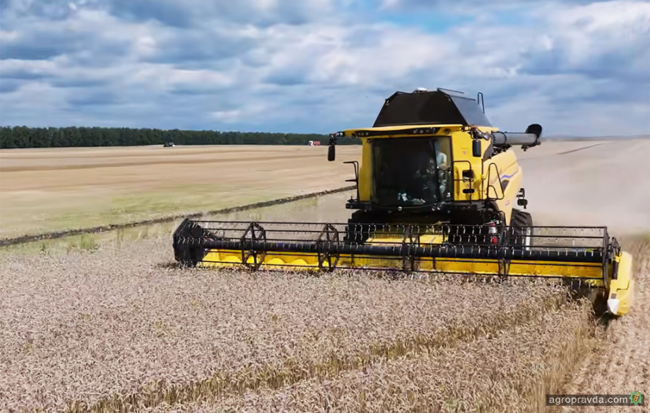 Комбайн New Holland CR7.90 продемонстрували на полях агрохолдингу «Кернел»