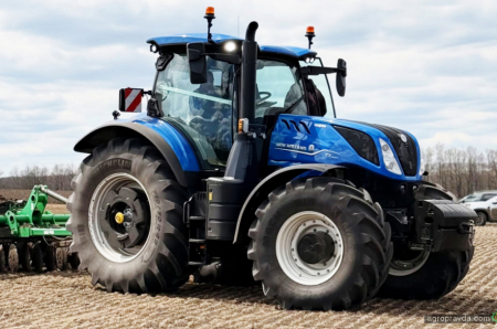 Перший в Україні New Holland T7.300 - вже в полі